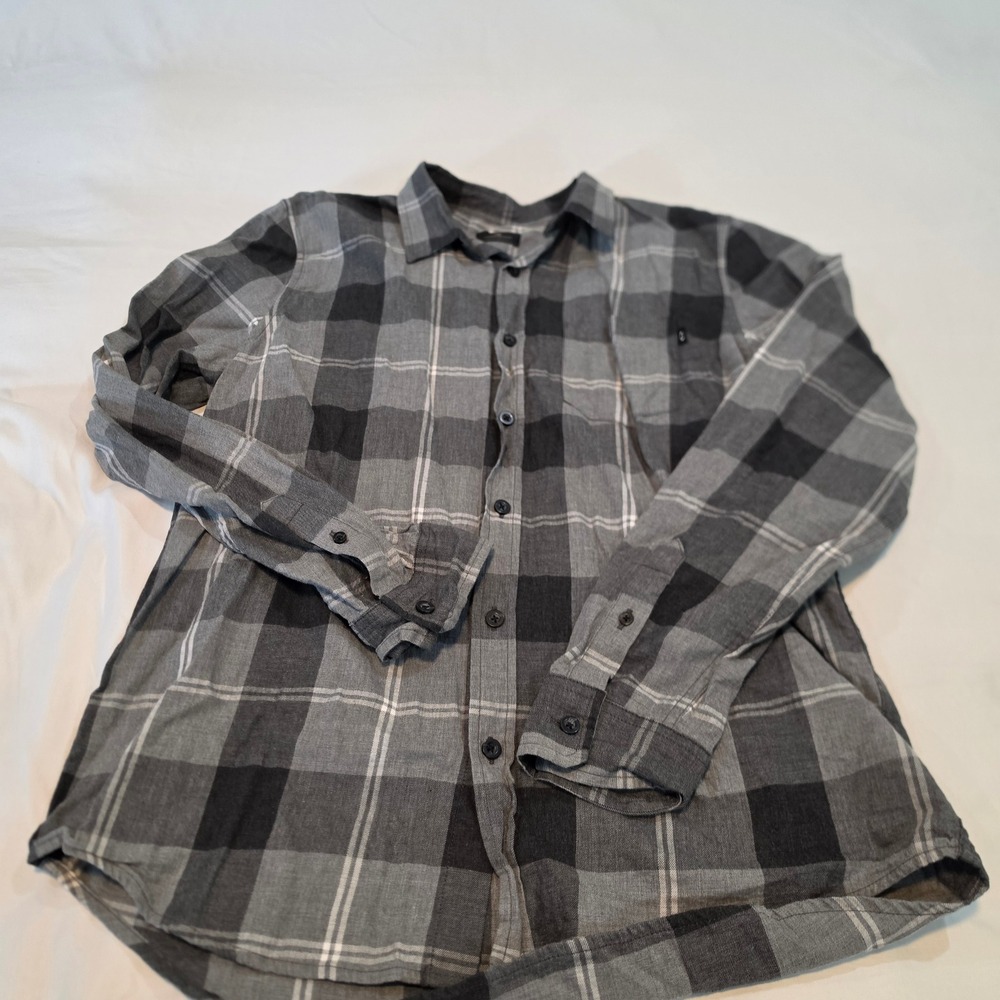 Oakley Flannel Button Down Mens Large Grey Black Plaid Excellent Regular Fit